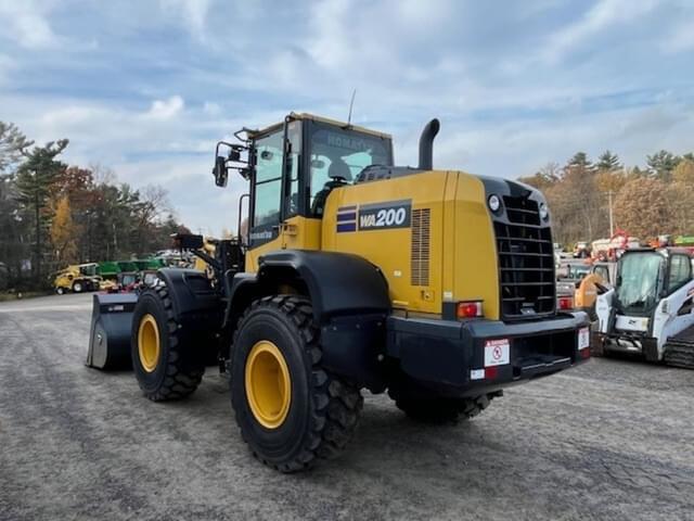 Image of Komatsu WA200-8 equipment image 3