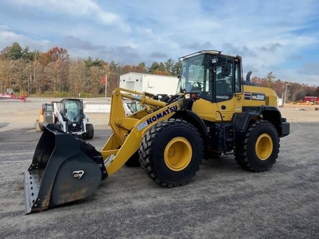 Image of Komatsu WA200-8 equipment image 4