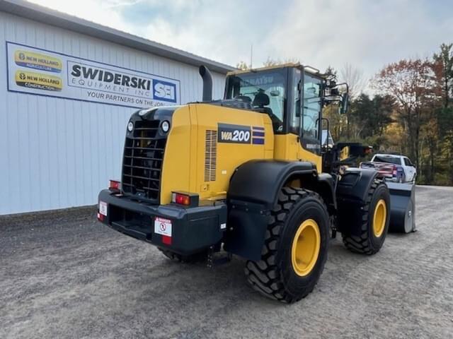 Image of Komatsu WA200-8 equipment image 1