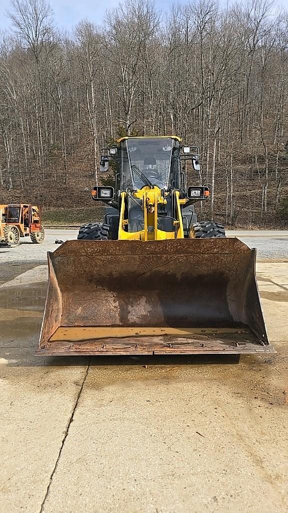 Image of Komatsu WA270 equipment image 3
