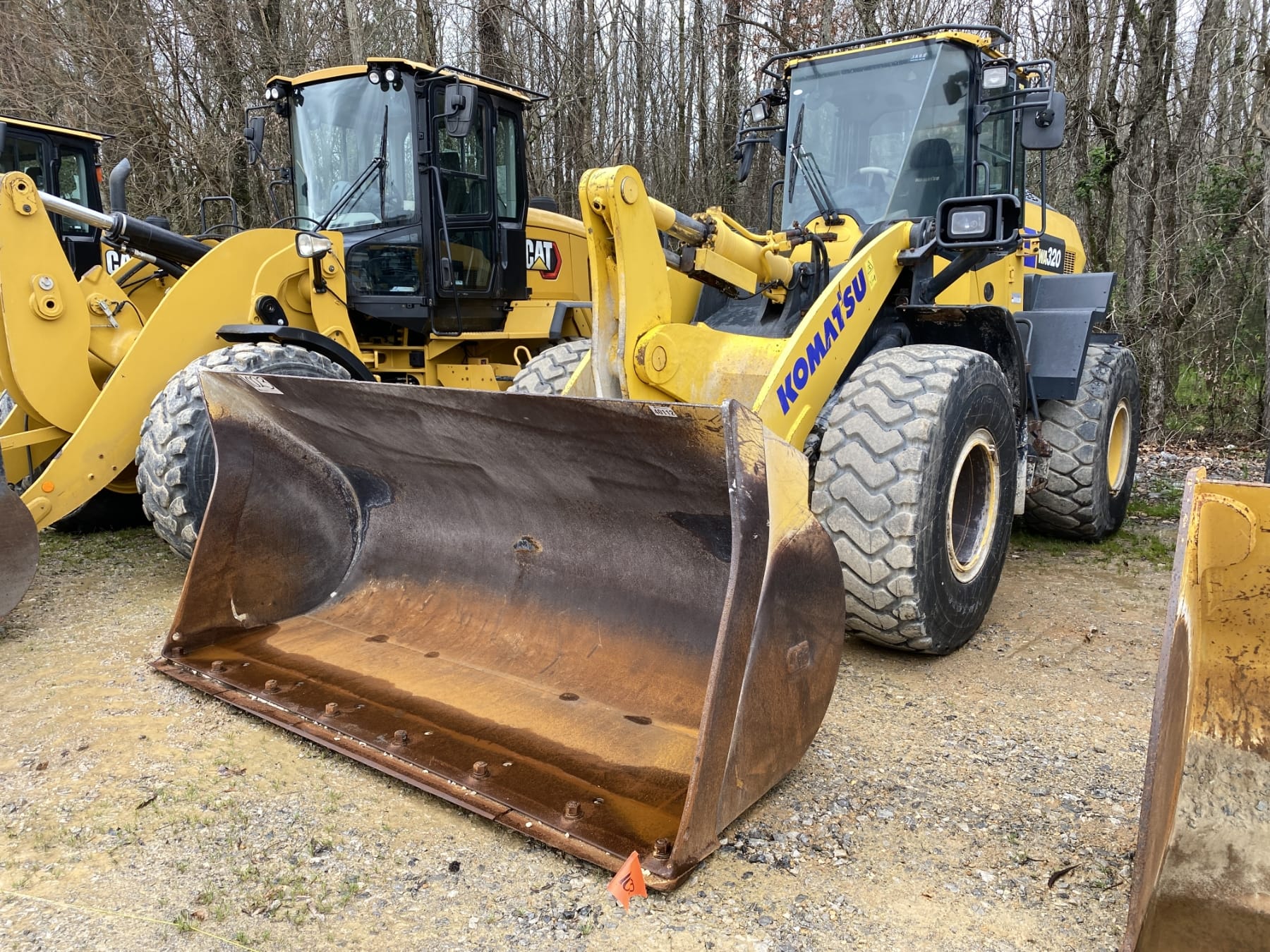 2021 Komatsu WA320-8 Equipment Image0