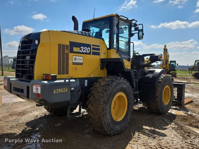 Image of Komatsu WA320-8 equipment image 4