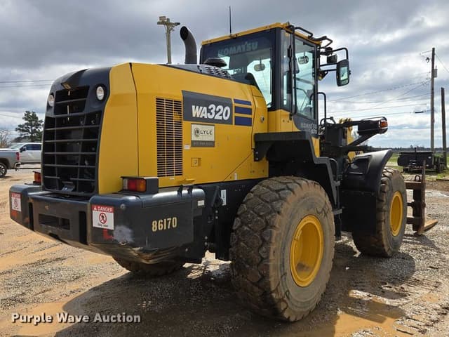 Image of Komatsu WA320-8 equipment image 4