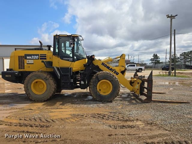 Image of Komatsu WA320-8 equipment image 3