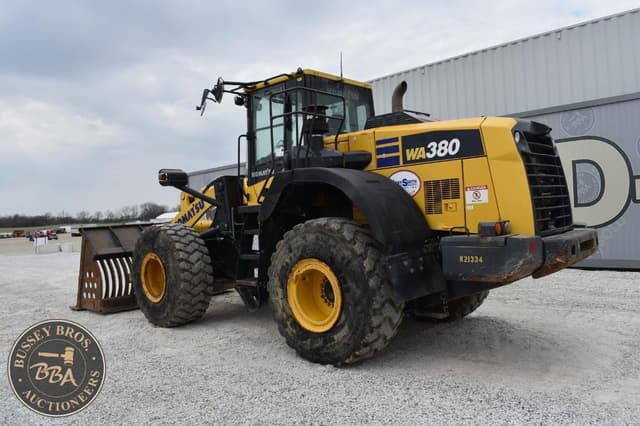 Image of Komatsu WA380-8 equipment image 4