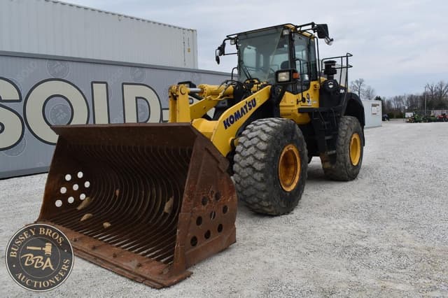 Image of Komatsu WA380-8 equipment image 2