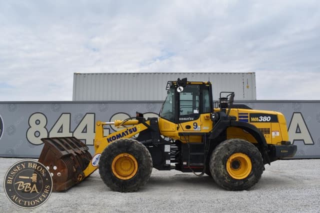 Image of Komatsu WA380-8 equipment image 3