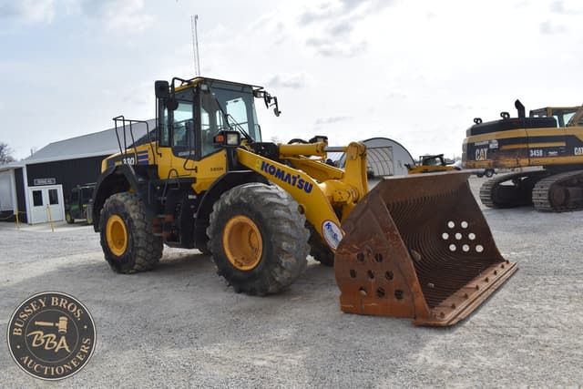 Image of Komatsu WA380-8 equipment image 4