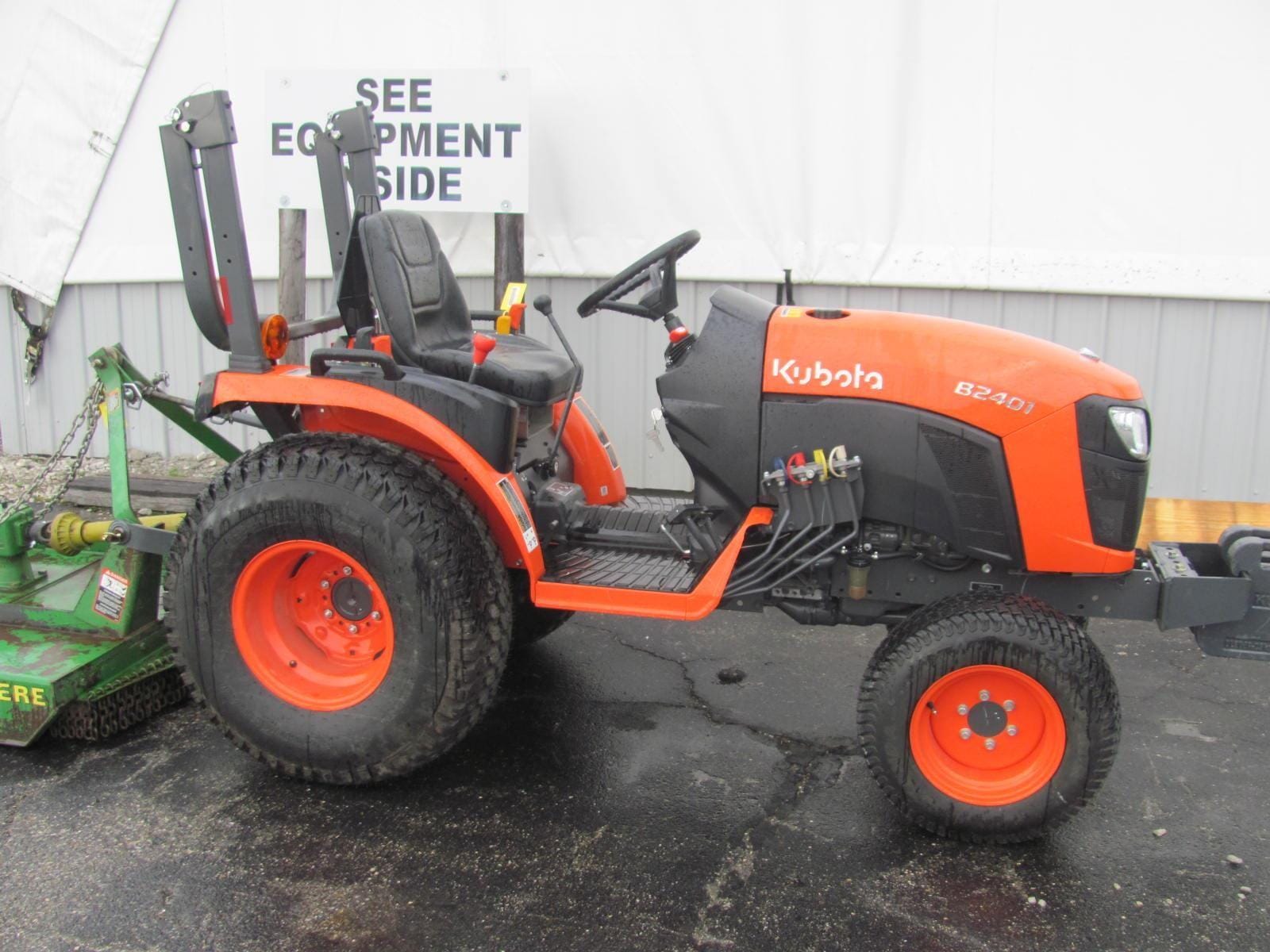 2021 Kubota B2401D Equipment Image0