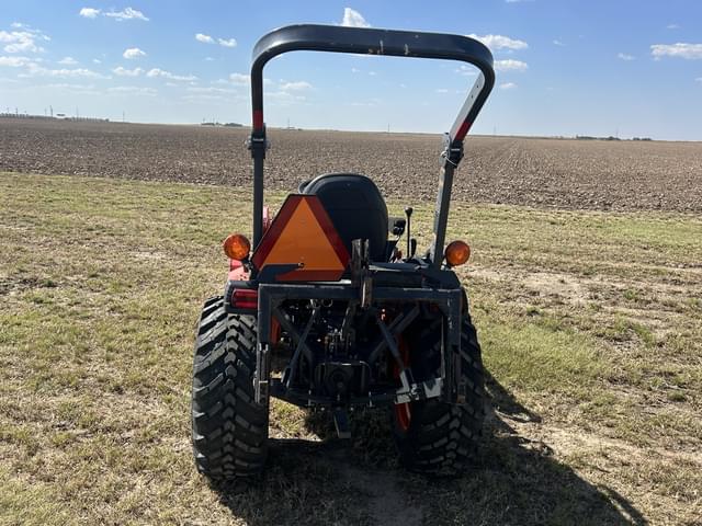 Image of Kubota B2601 equipment image 3