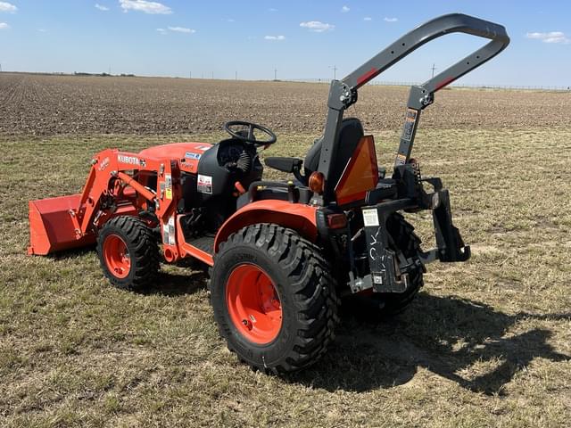 Image of Kubota B2601 equipment image 2