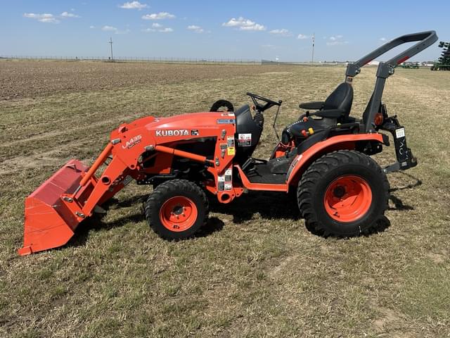 Image of Kubota B2601 equipment image 1