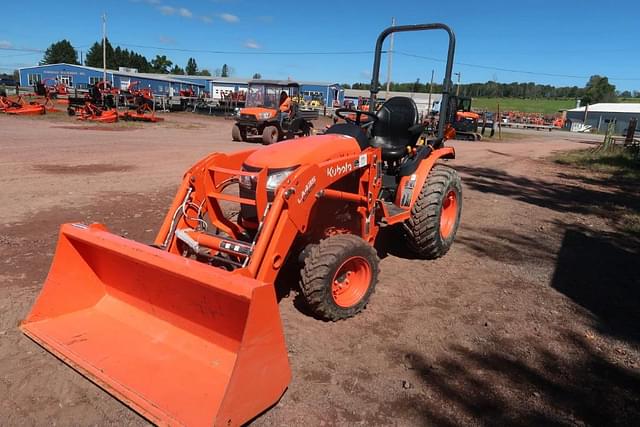 Image of Kubota B2601HSD equipment image 3