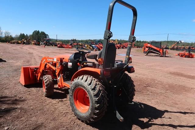 Image of Kubota B2601HSD equipment image 2