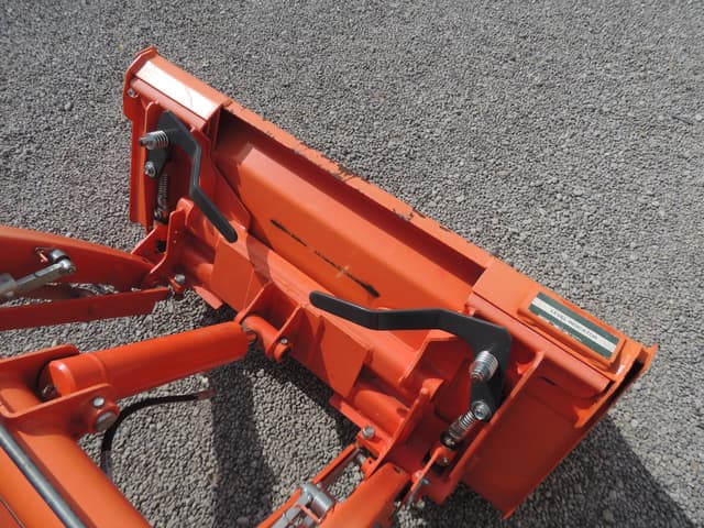 Image of Kubota BX2380 equipment image 4
