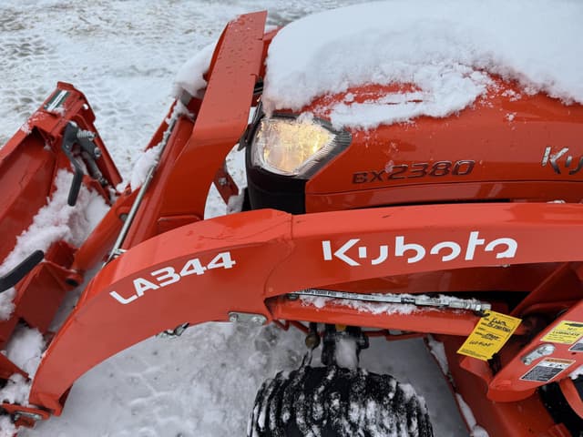 Image of Kubota BX2380 equipment image 3