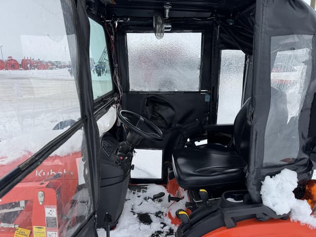 Image of Kubota BX2380 equipment image 4