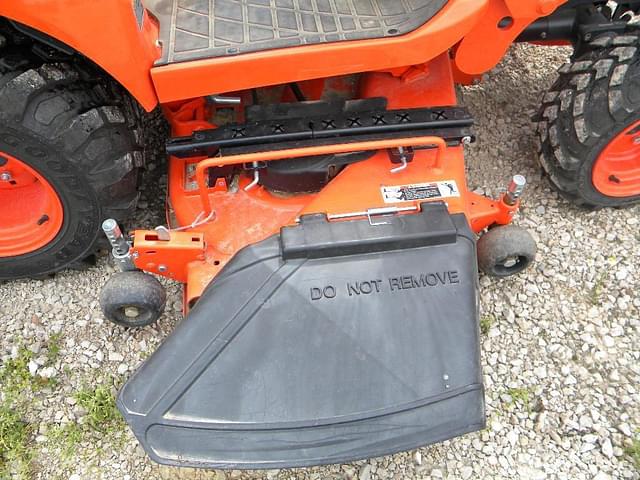 Image of Kubota BX2380 equipment image 4