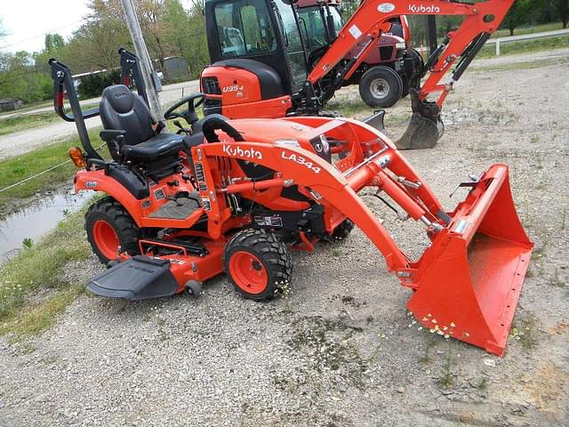 Image of Kubota BX2380 equipment image 1