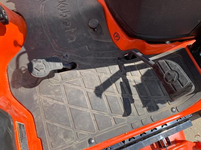 Image of Kubota BX2680 equipment image 3
