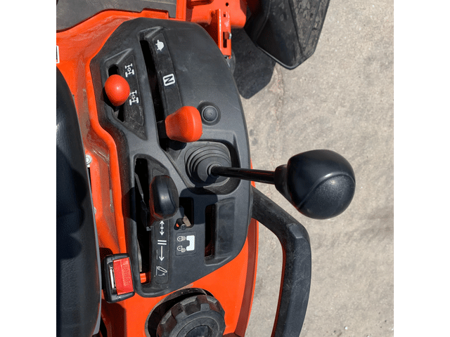 Image of Kubota BX2680 equipment image 1