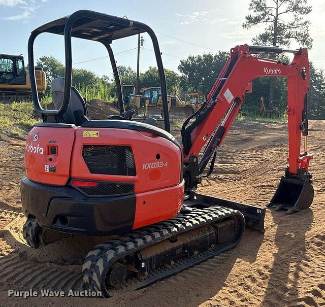 Image of Kubota KX033-4 equipment image 4