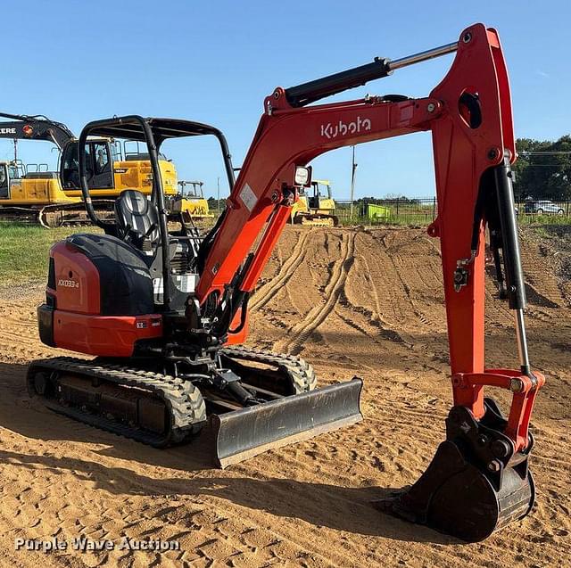 Image of Kubota KX033-4 equipment image 2