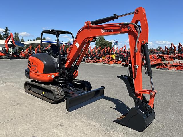 Image of Kubota KX040-4 equipment image 3