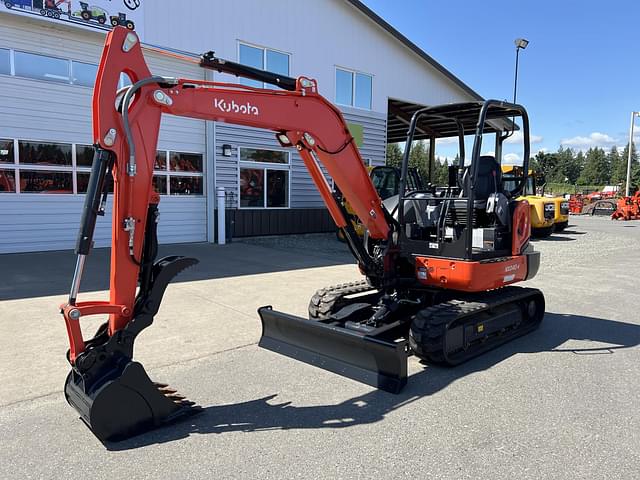 Image of Kubota KX040-4 equipment image 1