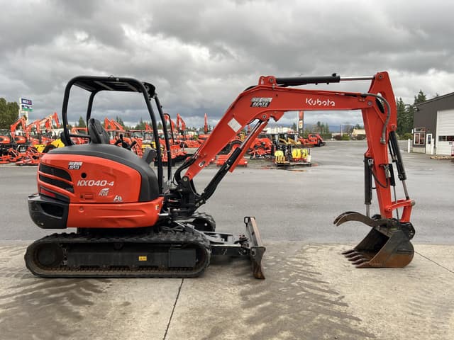 Image of Kubota KX040-4R1A equipment image 4