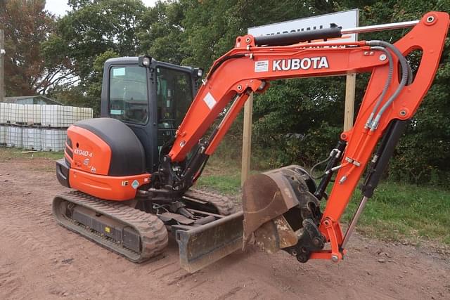 Image of Kubota KX040-4 equipment image 4