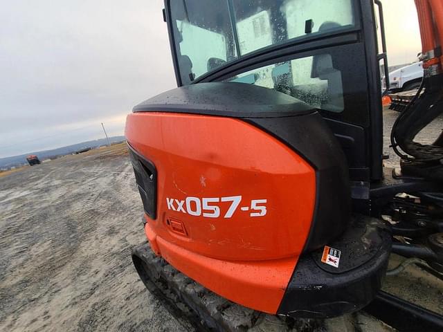 Image of Kubota KX057-5 equipment image 4