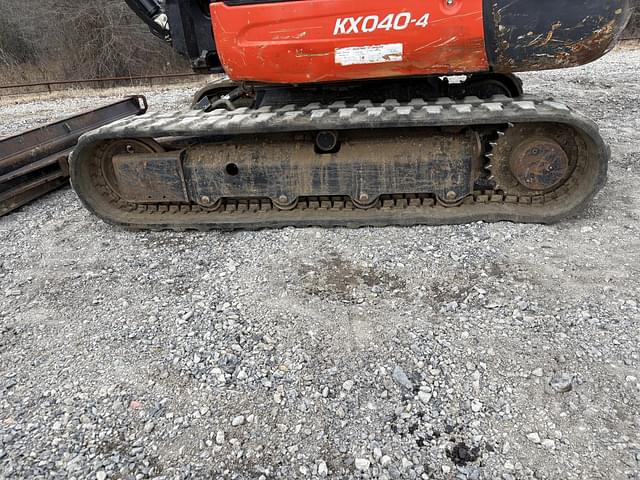 Image of Kubota KX040-4 equipment image 4