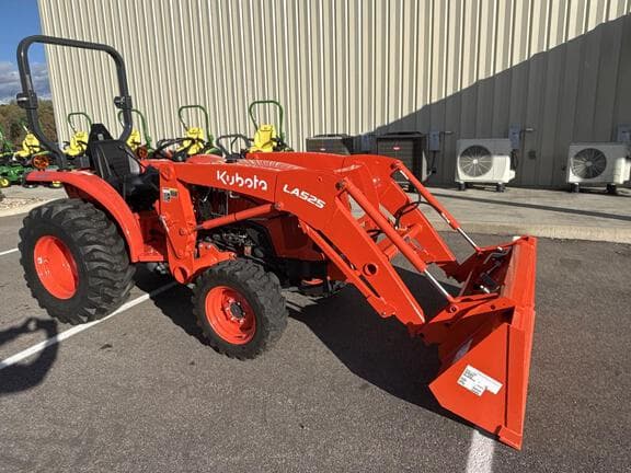 Image of Kubota L2501D equipment image 3