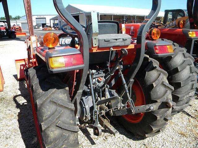 Image of Kubota L2501DT equipment image 3