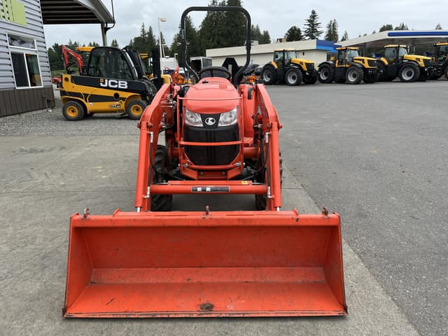 Image of Kubota L3301DT equipment image 2