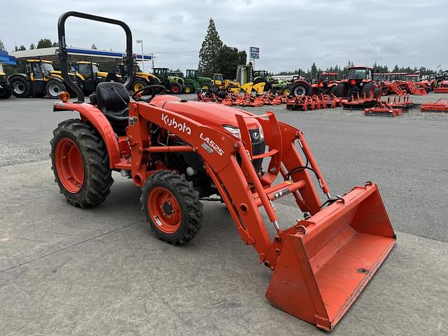 Image of Kubota L3301 equipment image 3