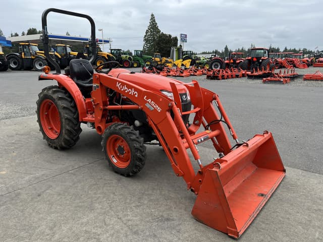 Image of Kubota L3301DT equipment image 3