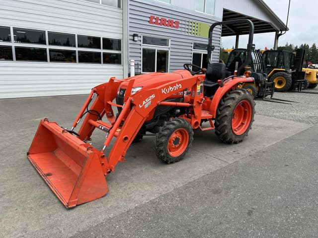 Image of Kubota L3301DT equipment image 1