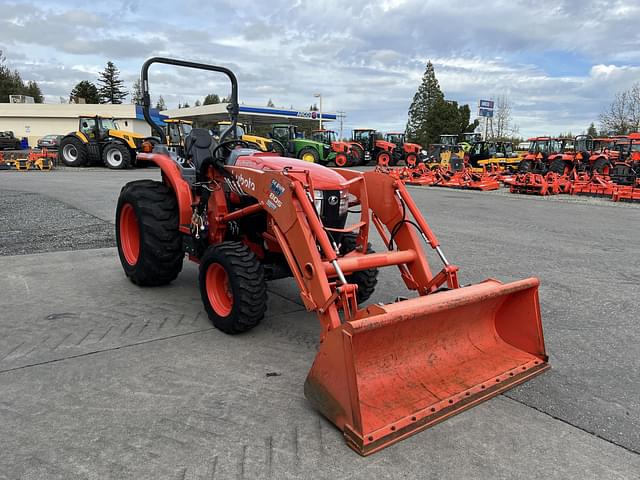 Image of Kubota L3560HST-LE equipment image 3