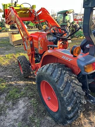 Image of Kubota L3901 equipment image 3