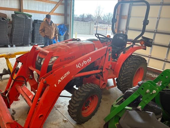 Image of Kubota L3901 Primary image