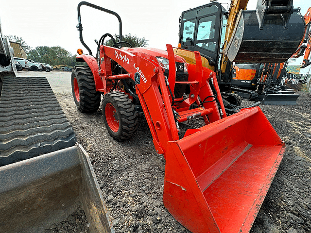 Image of Kubota L3901 equipment image 2