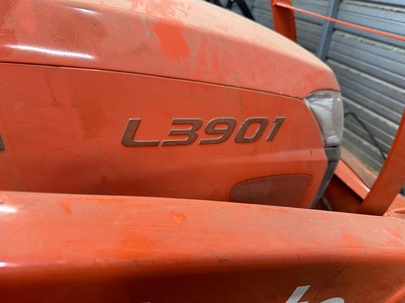 Image of Kubota L3901HST equipment image 3