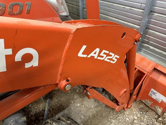 Image of Kubota L3901HST equipment image 4