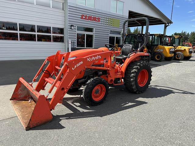 Image of Kubota L3901HST equipment image 1
