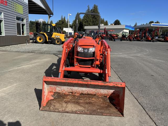 Image of Kubota L3901HST equipment image 2