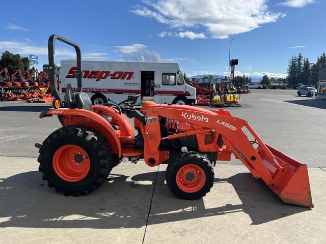 Image of Kubota L3901HST equipment image 4