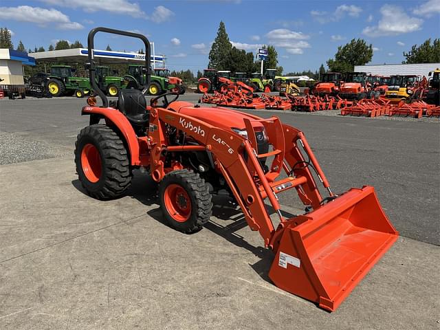 Image of Kubota L3901HST equipment image 3