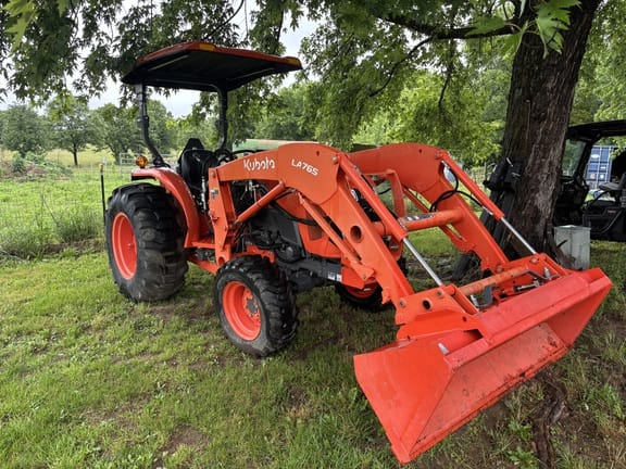 2021 Kubota L4701 Equipment Image0